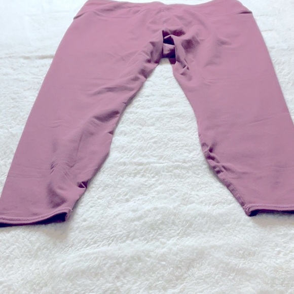 Stylish Purple Leggings - Picture 1 of 7